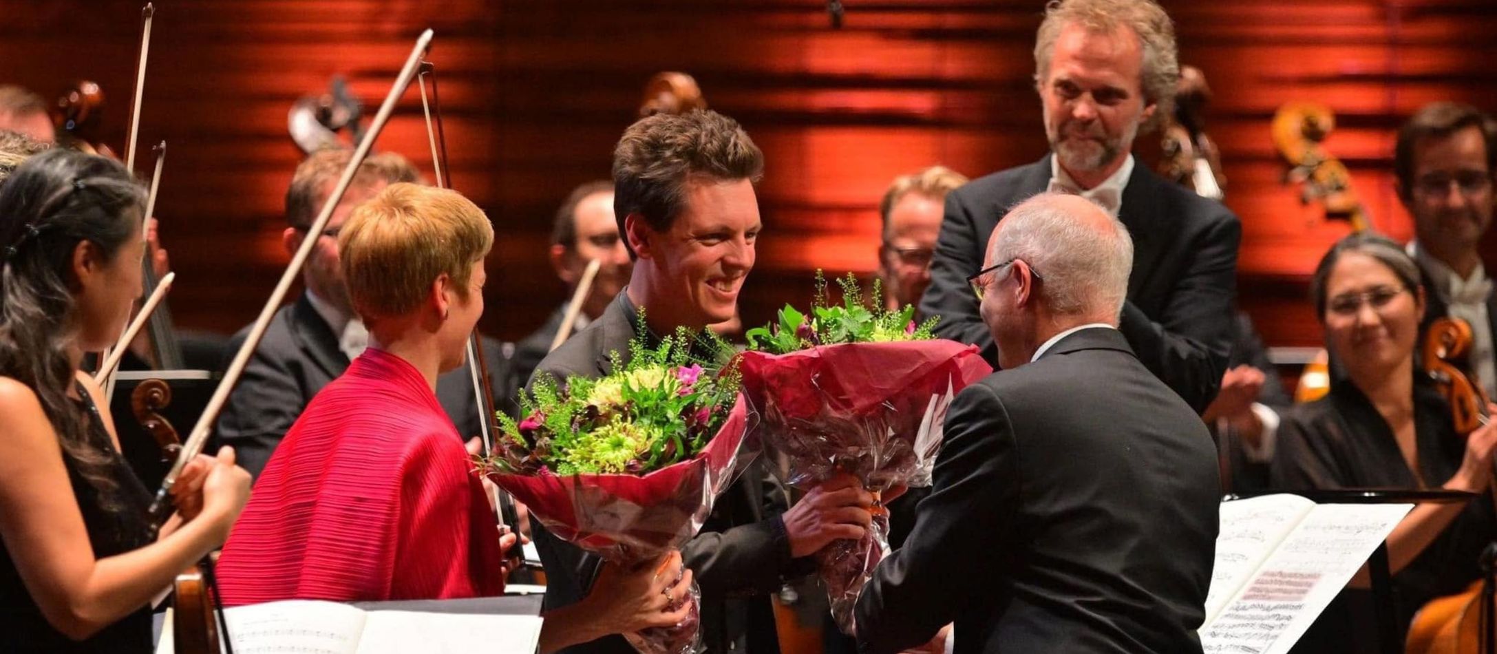 Her ses komponist Rune Glerup, hvis violinkoncert ”Om Lys og Lethed”, der blev bestilt af DR Symfoniorkesteret, vandt Nordisk Råds musikpris i 2024.